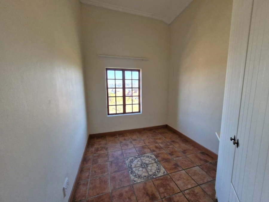 To Let 3 Bedroom Property for Rent in Meerhof North West